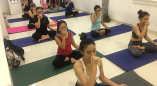 Dao tao tai doanh nghiep, đào tạo tại doanh nghiệp, diễn giả, speaker, yoga tai doanh nghiep