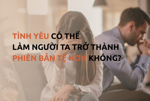 Hai người yêu nhau nhưng những tổn thương cũ kích hoạt lẫn nhau, khiến cả hai dễ bộc lộ những mặt tiêu cực trong mối quan hệ